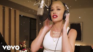 Watch Gwen Stefani Here This Christmas video