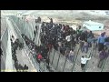 Melilla, l'assalto di centinaia di migrant...