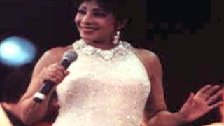 Watch Shirley Bassey How About You video