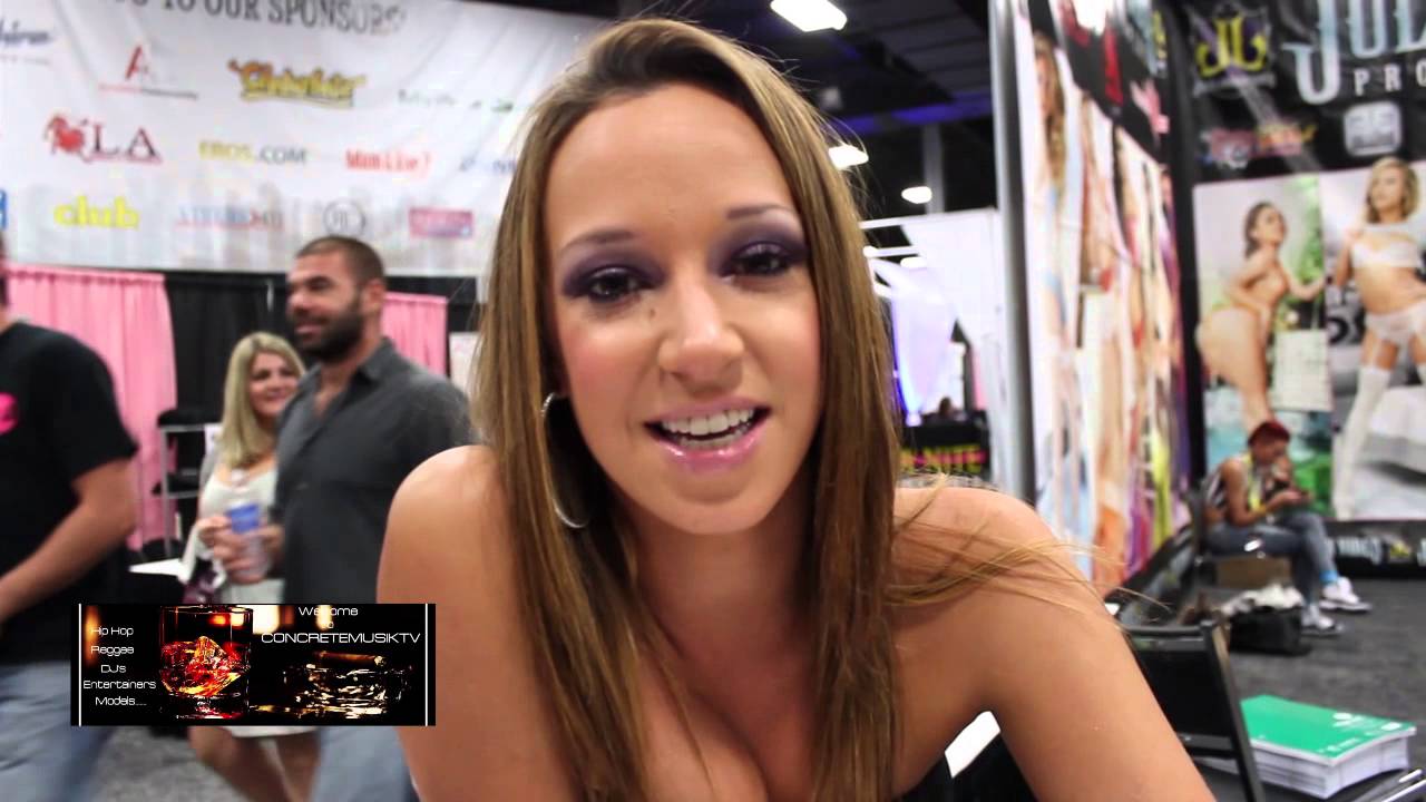 Naked news denver exxxotica pictures