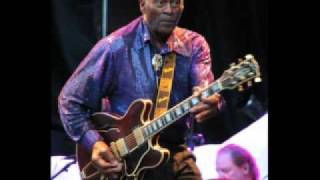 Watch Chuck Berry Down The Road Apiece video