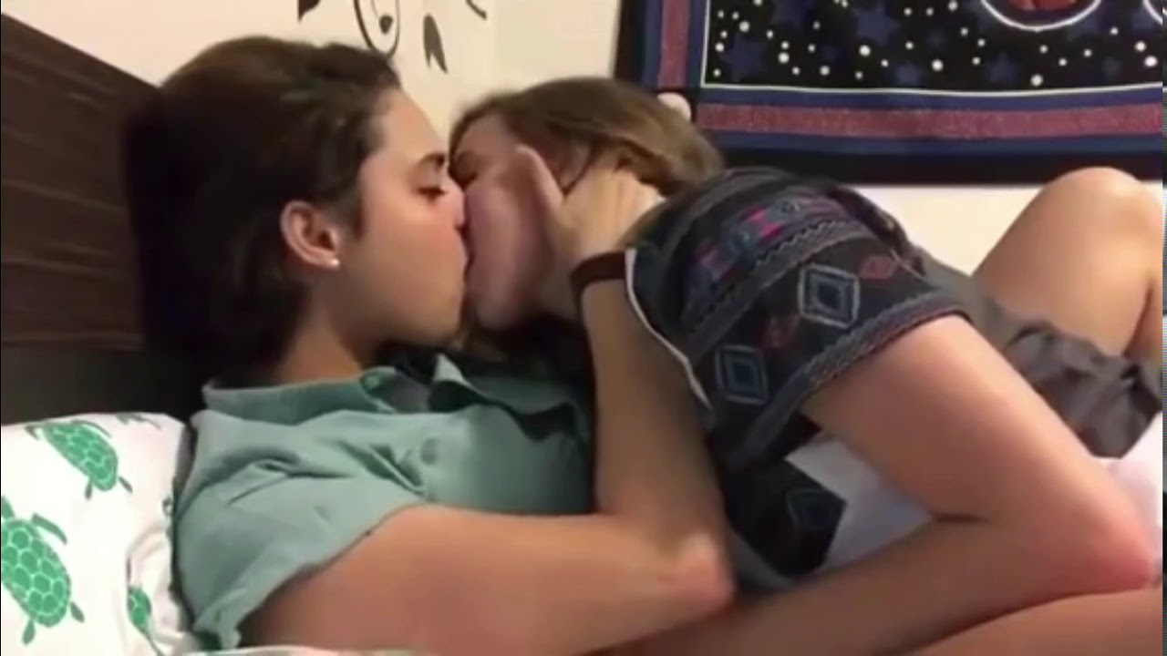 Русские Девушки Целуются Секс Видео