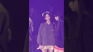 blackpink crying moments i first time saw jisoo is crying 😭