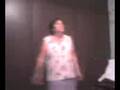 Abuela bailando cayú