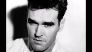 Watch Morrissey DialaCliche video