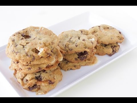 VIDEO : how to make s'mores cookies | simply bakings - get the completeget the completerecipehere: http://bit.ly/1mptfewget the completeget the completerecipehere: http://bit.ly/1mptfews'mores cookiesare a big hit right now and i discover ...