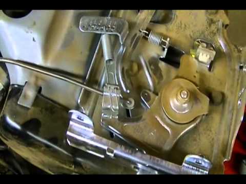 Small Engine Repair: Carburetor Linkages on a Briggs & Stratton 900