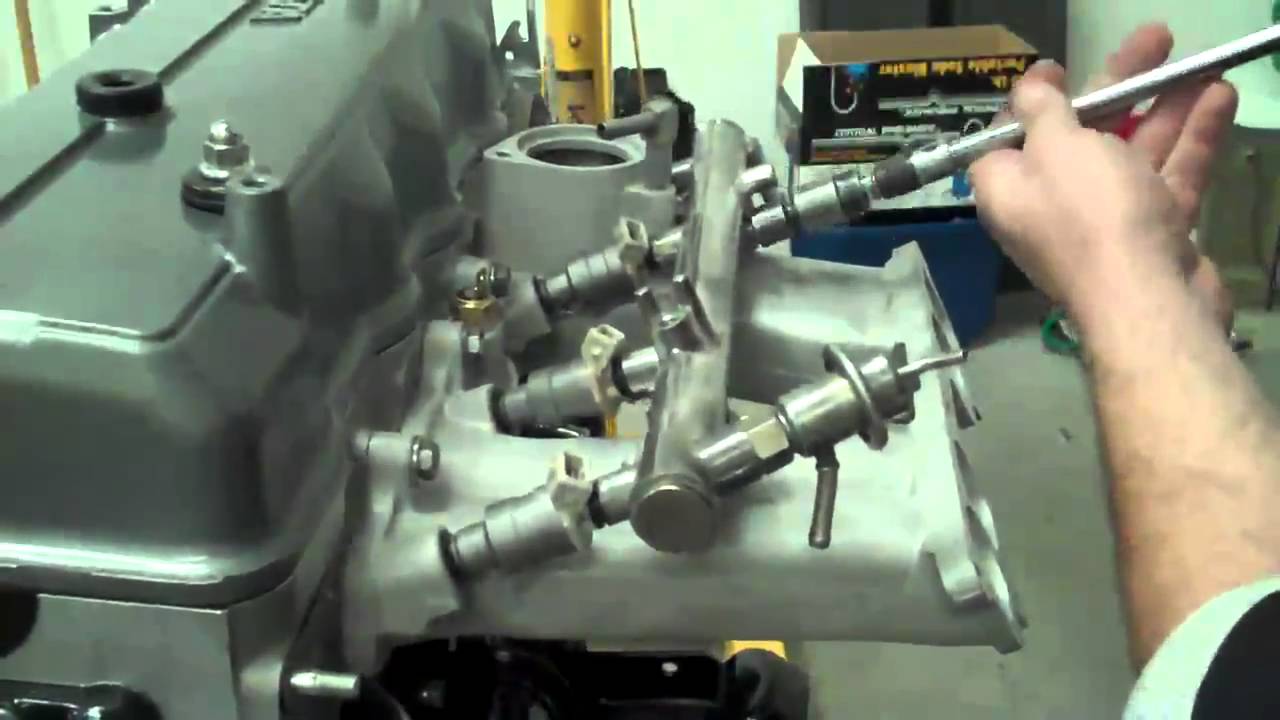 22RE Toyota injector installation - YouTube