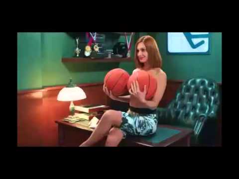Карина Мишулина Прикрывает Груди Баскетбольным Мячами – Физрук 2014