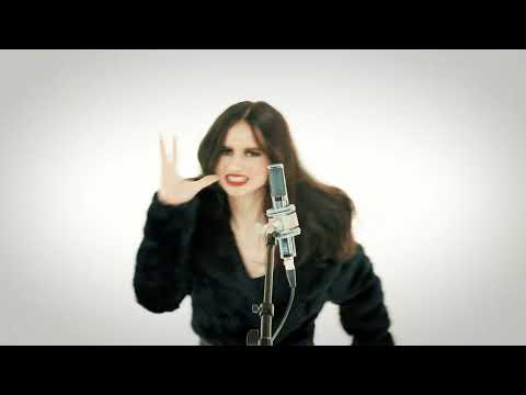 Hannah Hughes - Stranger With My Secrets