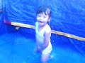 image Raissha Sambil Berenang Kebelet Pipis
