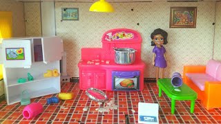 Sakar Polly Pocket ve Annesi Barbie