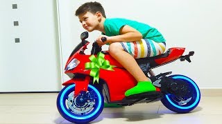 ALİNİN SÜRPRİZ MOTOR Surprise Toy Unboxing Power wheels 12 v Ride on Toy Sportbi