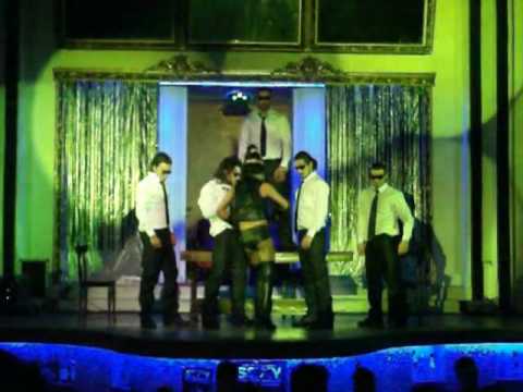 Rihanna russian roulette live