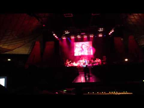 Shreya Ghoshal Singing Abhi Na Jao Chodkar