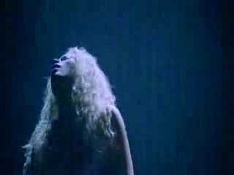 VIDEOS MUSICALES DE SHAKIRA LAS CADERAS NO MIENTEN EN videos musicales de shakira las caderas no mienten en:
