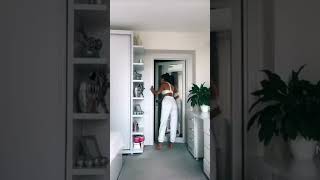Andreea Bostanica Își Dă Jos Pantalonii
