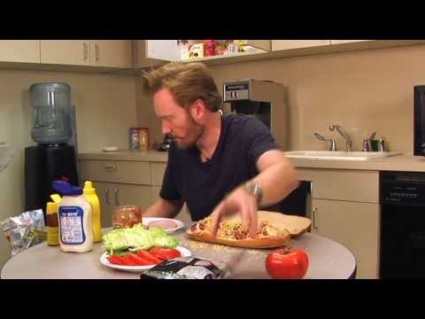 Thumb How Conan O’Brien makes a sandwich