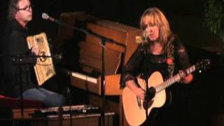 Watch Gretchen Peters Guadalupe video