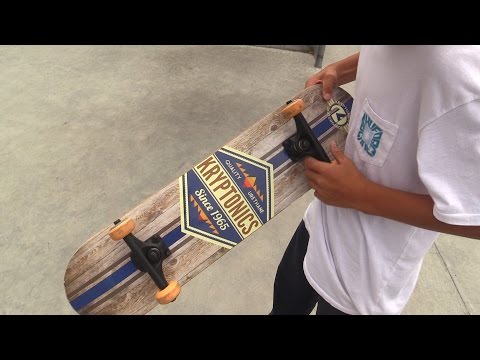 WALMART BOARD OLLIE AND KICKFLIP DOWN A 5 STAIR!