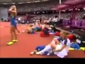 Eliska Klucinova cambiandose ropa interior a medio estadio olimpico Londres 2012
