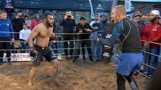 ДИКИЙ ОХОТНИК против ЧЕМПИОНА СТРЕЛКИ !!! Крутой Бой !!