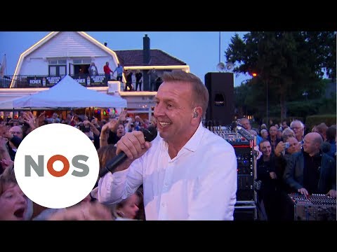 JUBILERENDE JANNES: 'Al vinden ze me een boer, dat doet me geen moer'