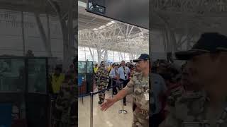 MS Dhoni Spotted at Mumbai Airport ✈️ #msdhoni #dhoni #chennaisuperkings #mivscs