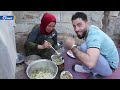 شيخ الأكلات السورية ويُطبخ بطرق مختلفة... من خيام النزوح سيدة سورية تُعدّ لكم "شيخ المحشي"