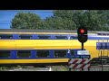 Spoorwegovergang Heiloo//Dutch Railroad Crossing
