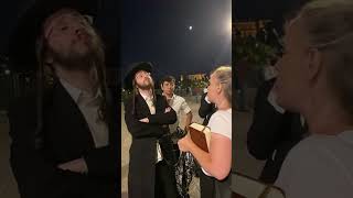 Explains Isaiah 53 To Orthodox Jews To Show Yeshua Is The Jewish Messiah.