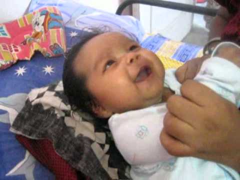 laughing baby Tu bula ambe kah ke bo aa jayengilaughing baby...