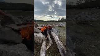 Soğuk Günlerde Doğada Ateş Eşlinde Manzara Landscape With Fire