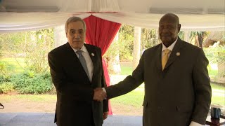 الوزير الأول نذير العرباوي يستقبل من قبل الرئيس الاوغندي