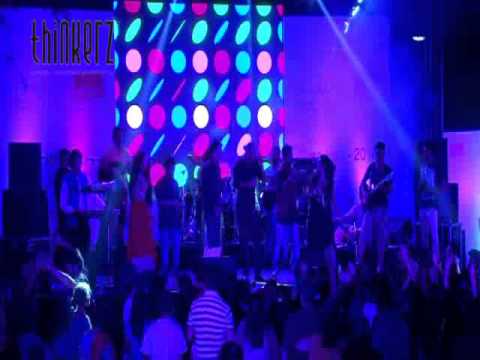 Tochi Raina and his Band of Bandagi Live performing Gal Mithi...