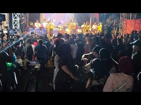 Sigar/Kawin Kontrak " NIKEN SALINDRI " Joget bareng ibu" RT 03 Lingk. Kresek Pesantren Kota _ Kediri