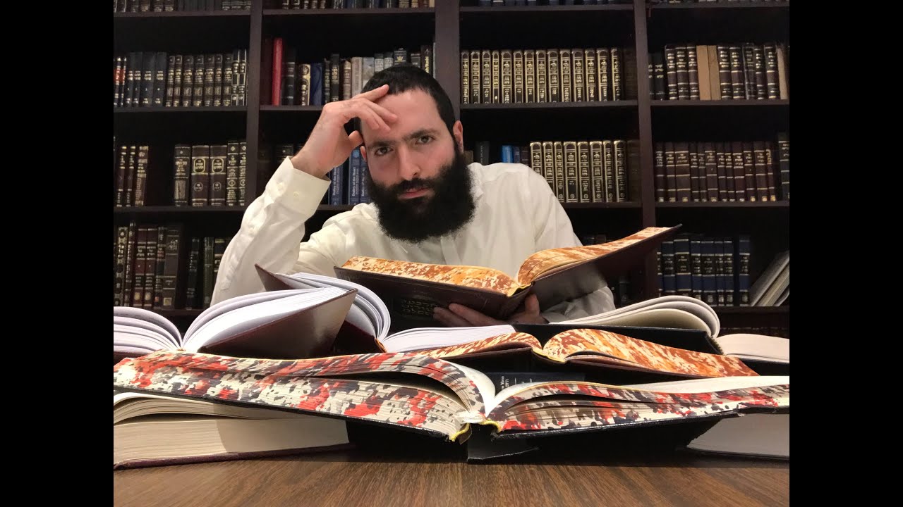 HAYOM YOM! A daily thought. The Rebbe's first book.