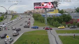 Видео ДТП Екатеринбург 01.07.2019 Серафимы Дерябиной и встречного переулка с мотоциклистом от Антон Малышев, переулок Чаадаева, Екатеринбург, Россия