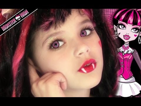 Emma shows you to do your costume makeup like Draculaura from Monster High
