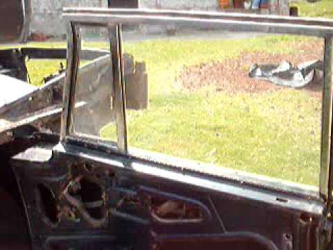 Mi Borgward 230 GL 1970 casi desaramado totalmente el piso esta oxidado 