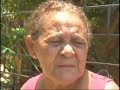 Criança desnutrida é encontrada em baixo de cama dentro de uma bacia