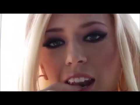 Kagney Linn Karter в роли ебущейся медсестры