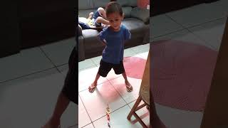 Fez Cocô No Chão