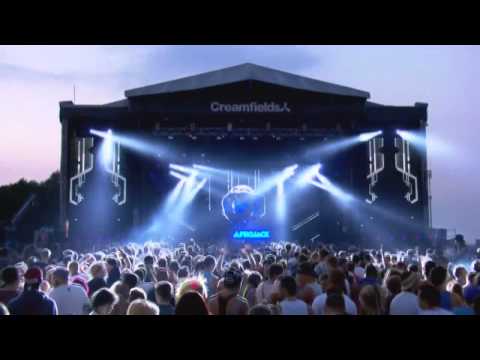 Afrojack - ID + Blasterjaxx - Fifteen (Hardwell Edit) Live at...