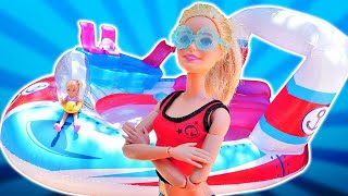 Barbie Videoları. Barbie Chelsea Için Yeni Şişme Bot Alıyor. Havuz Oyunları