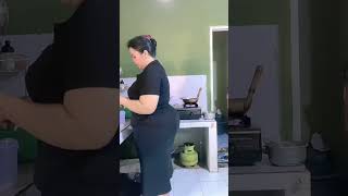 Pesona Tante Memasak Sayuran Bock0N9 Brut4L