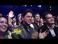 Video Romantic medley tribute to Shahrukh Khan by Bollywood Singers | Mirchi Music Awards