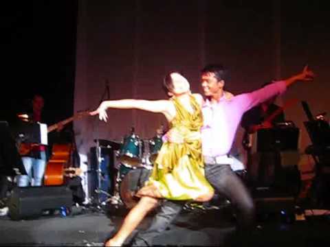 SITTI (Bossa Nova) - "Baila" Live! @ The Captain's Bar