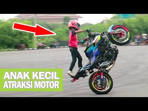 VIDEO : wahyu nugroho, talented little kid doing extreme stunts on motorcycle (little stunt rider) indonesia - title: an 11 years old indonesian kid stunt rider named wahyu nugroho doing crazy stunts on motorcycle yamaha mt25, best kid  ...