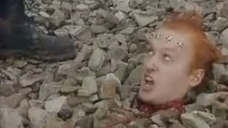 Vyvyan loses his head - The Young Ones - BBC comedy